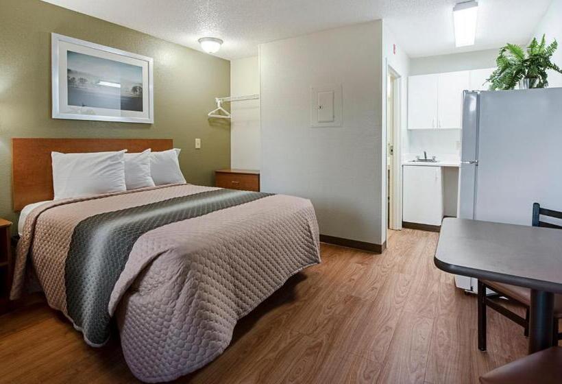 호텔 Hometowne Studios By Red Roof Winston Salem   University Pkwy