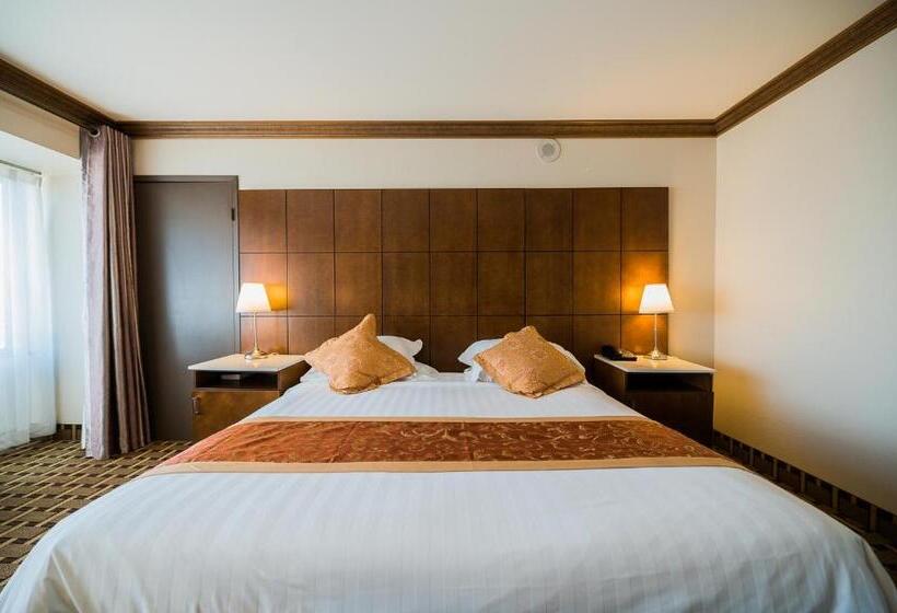 La Crystal Hotel  Los Angeles Long Beach Area