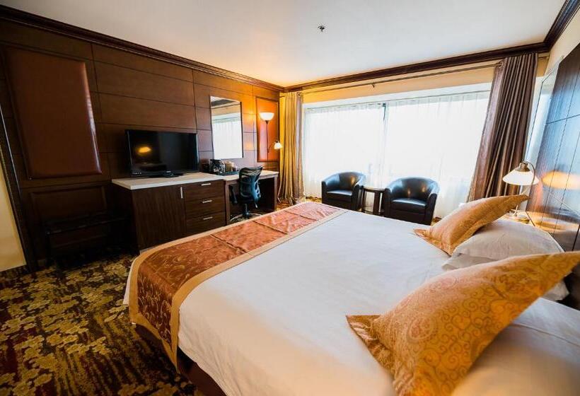 La Crystal Hotel  Los Angeles Long Beach Area