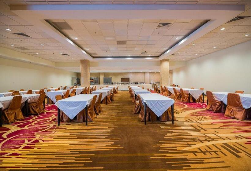 La Crystal Hotel  Los Angeles Long Beach Area