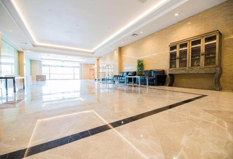 La Crystal Hotel  Los Angeles Long Beach Area