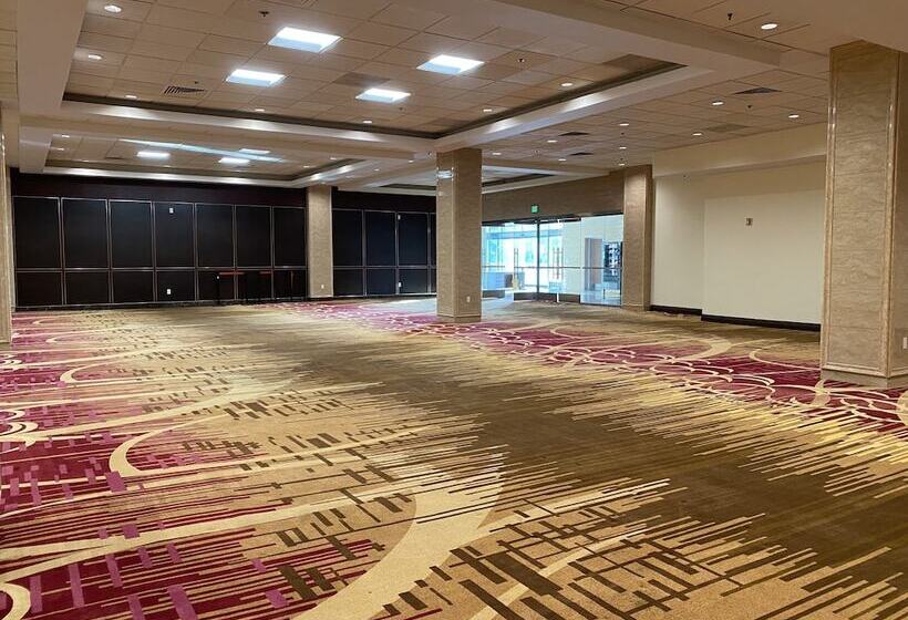 La Crystal Hotel  Los Angeles Long Beach Area