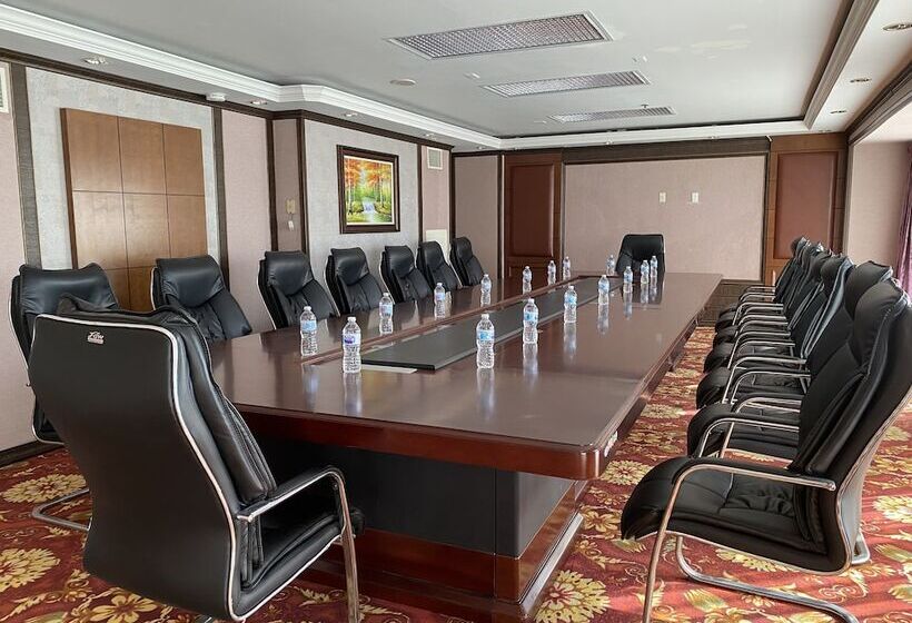 La Crystal Hotel  Los Angeles Long Beach Area