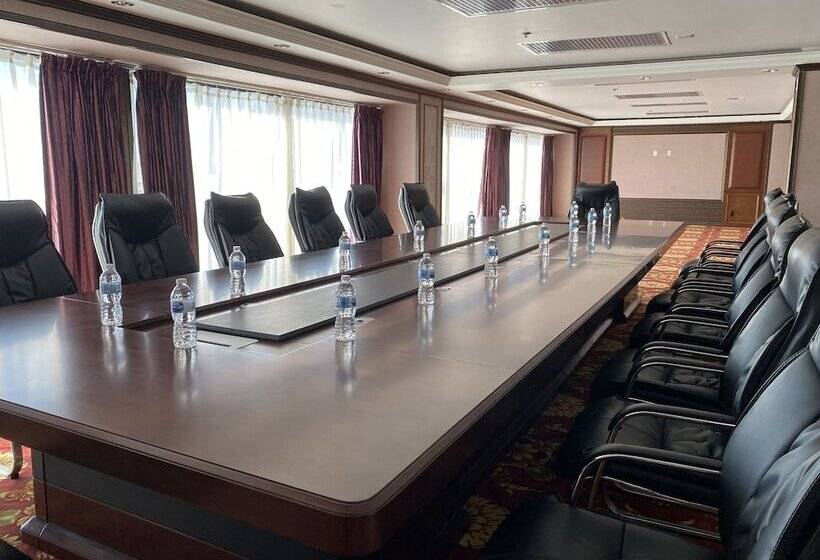 La Crystal Hotel  Los Angeles Long Beach Area