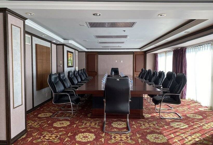 La Crystal Hotel  Los Angeles Long Beach Area