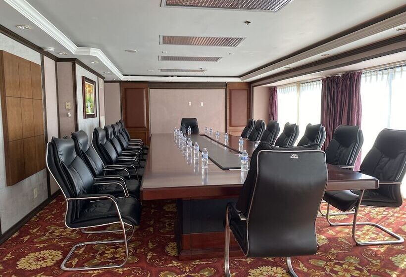 La Crystal Hotel  Los Angeles Long Beach Area