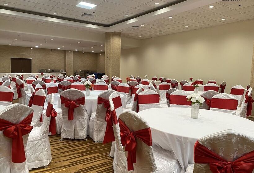 La Crystal Hotel  Los Angeles Long Beach Area