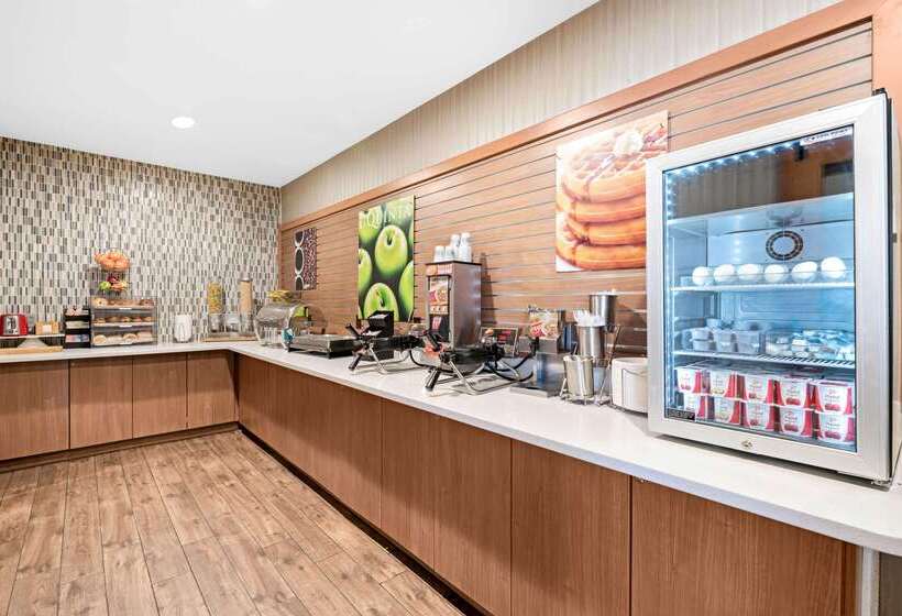 호텔 La Quinta By Wyndham Logan