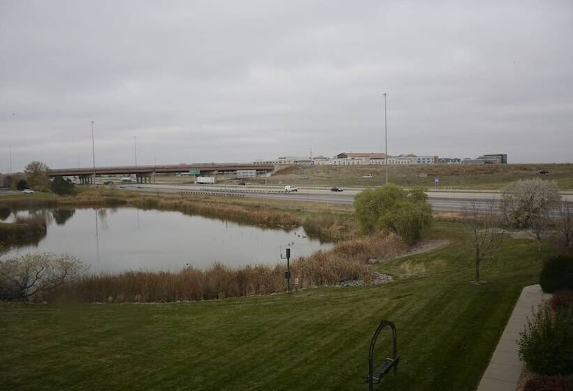 Отель Quality Inn & Suites Denver Airport   Gateway Park