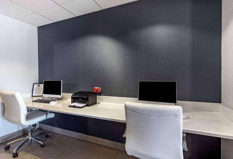 Отель Quality Inn & Suites Denver Airport   Gateway Park