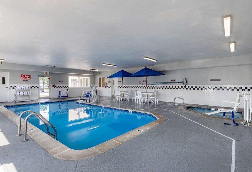 Отель Quality Inn & Suites Denver Airport   Gateway Park