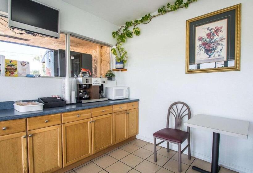 فندق Rodeway Inn Fort Pierce I95