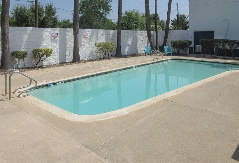 فندق Rodeway Inn