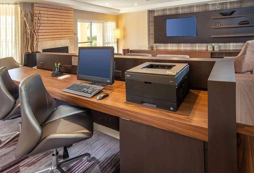 בית מלון כפרי Sonesta Select Allentown Bethlehem Airport