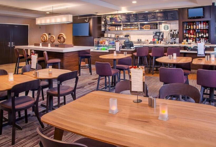 בית מלון כפרי Sonesta Select Allentown Bethlehem Airport