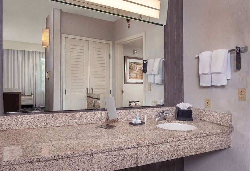 בית מלון כפרי Sonesta Select Allentown Bethlehem Airport