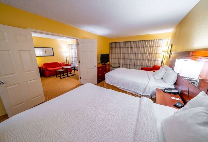 هتل Iowa Inn Bettendorf Quad Cities