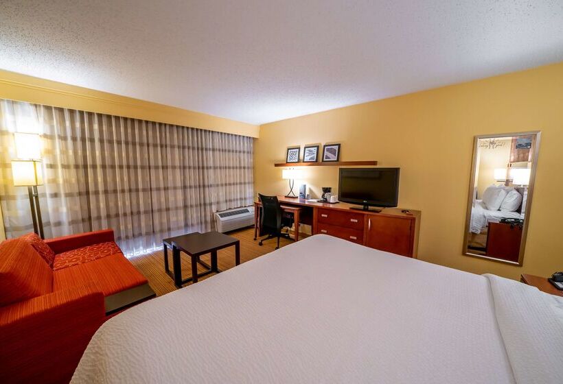 هتل Iowa Inn Bettendorf Quad Cities