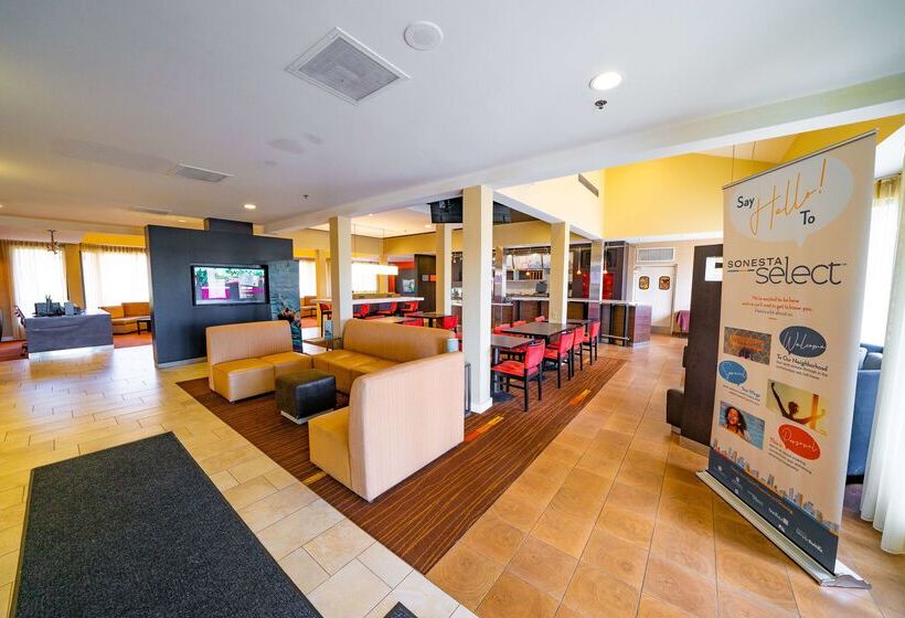 هتل Iowa Inn Bettendorf Quad Cities