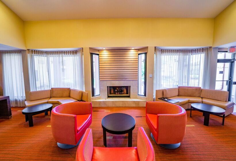 هتل Iowa Inn Bettendorf Quad Cities