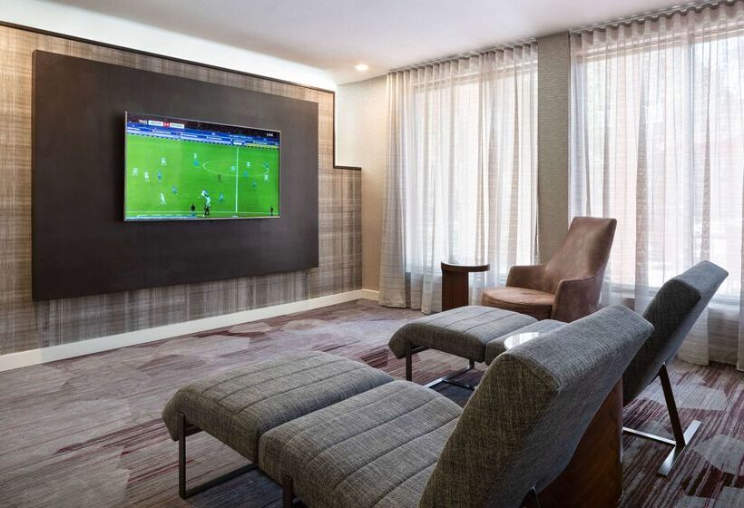 Отель Sonesta Select Phoenix Camelback