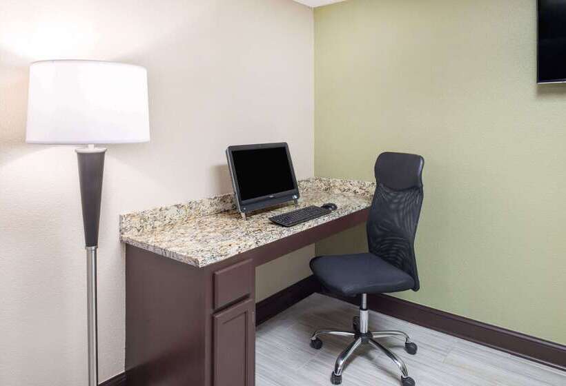 فندق Super 8 By Wyndham Charleston Sikeston East Mo