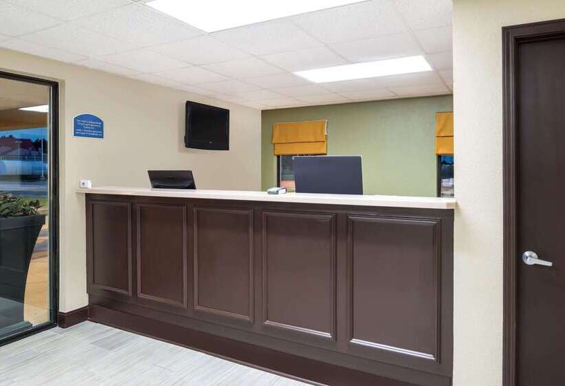 فندق Super 8 By Wyndham Charleston Sikeston East Mo