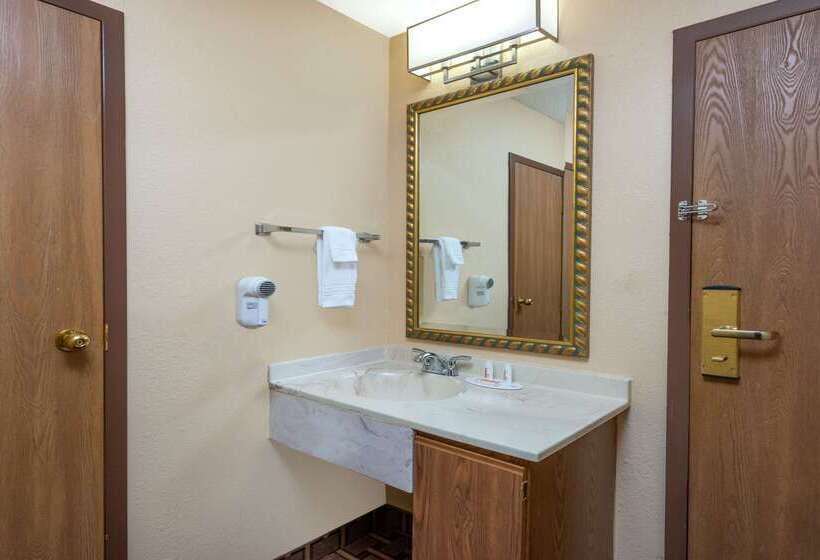 فندق Super 8 By Wyndham Charleston Sikeston East Mo