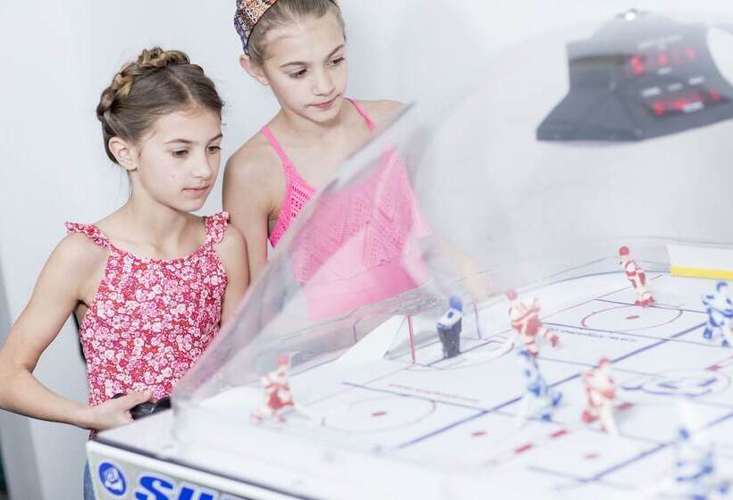 Отель The Cove Of Lake Geneva