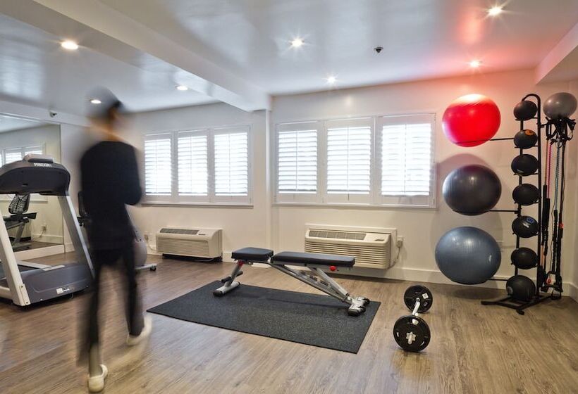 호텔 The Crestview