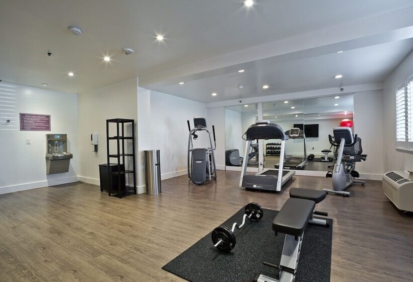 호텔 The Crestview