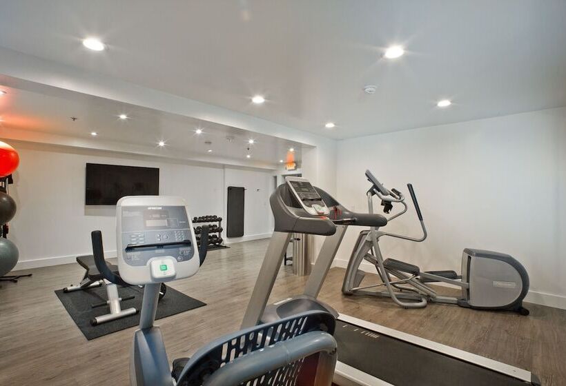 호텔 The Crestview