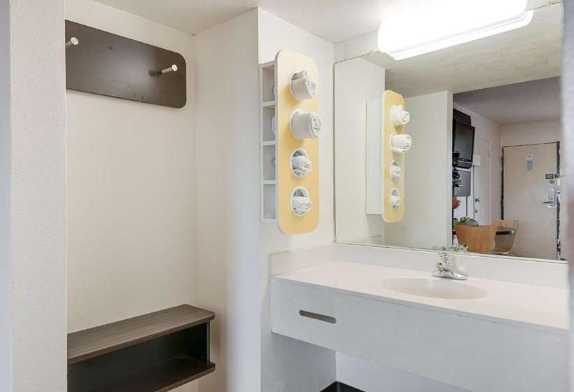 Motel 6-high Point, Nc