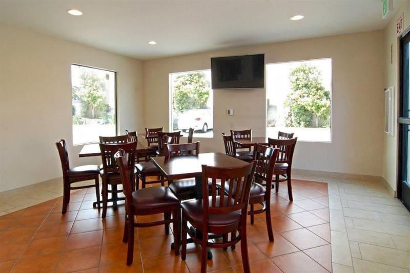 فندق على الطريق Chariot Inn Glendale   Pasadena