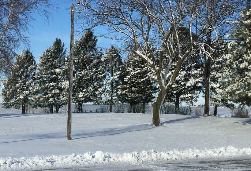 모텔 Crest Country Inn