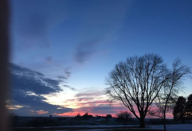 모텔 Crest Country Inn