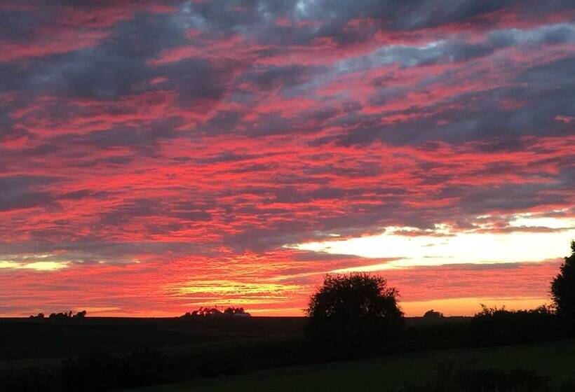 모텔 Crest Country Inn