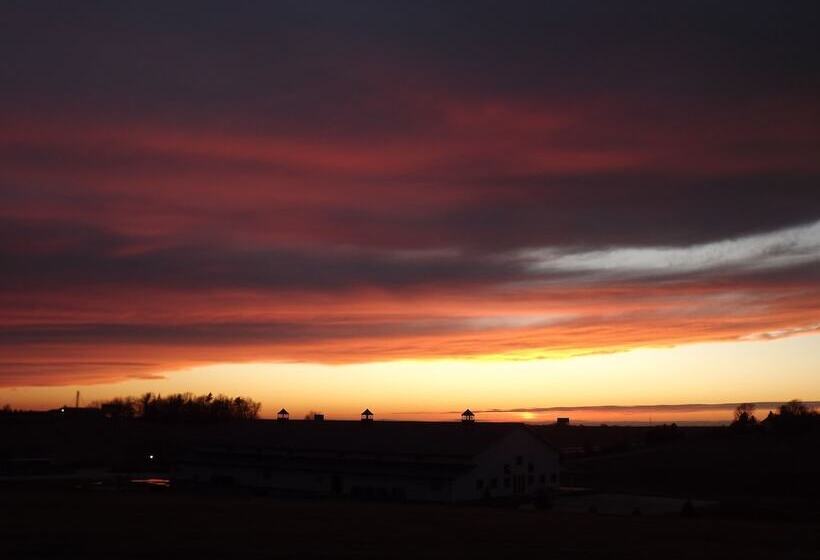 모텔 Crest Country Inn