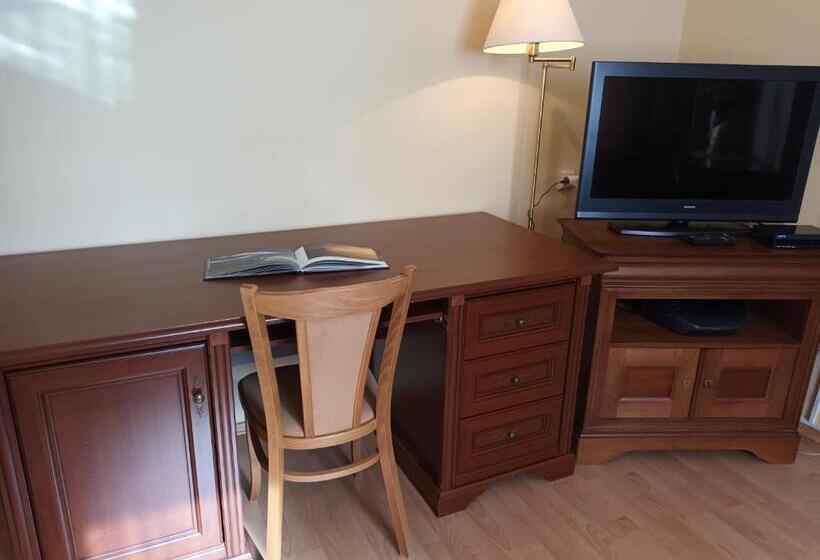 هاستل šd Němcovej 1