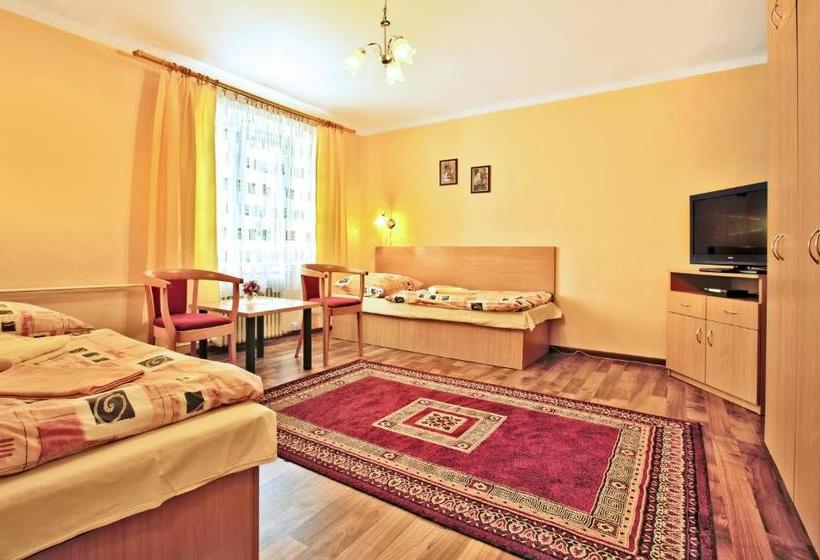 هاستل šd Němcovej 1