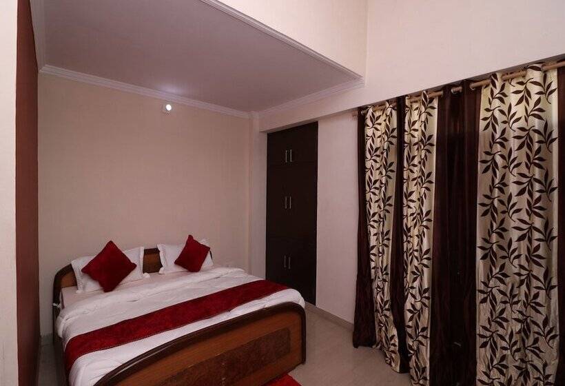 Anees Mian By Oyo Rooms