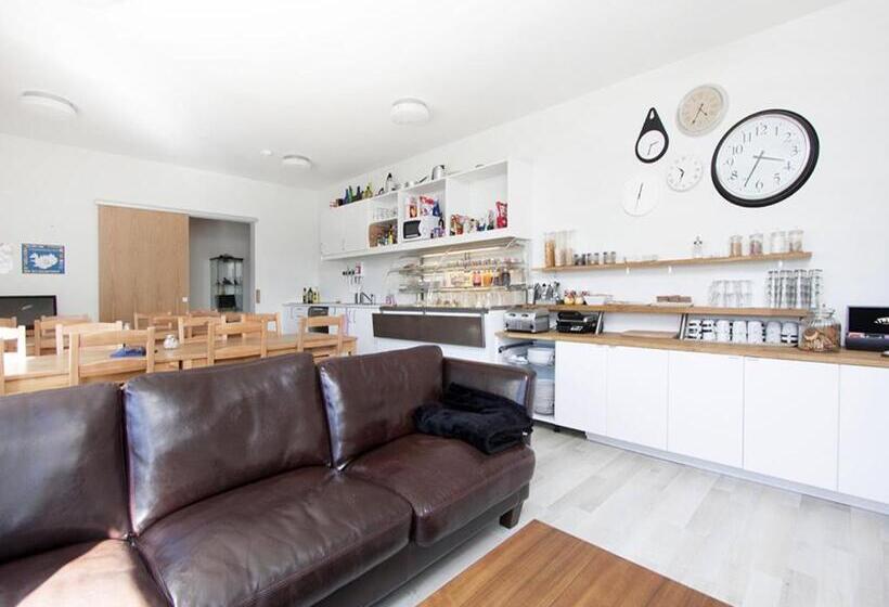 تختخواب و صبحانه Kef Guesthouse By Keflavík Airport