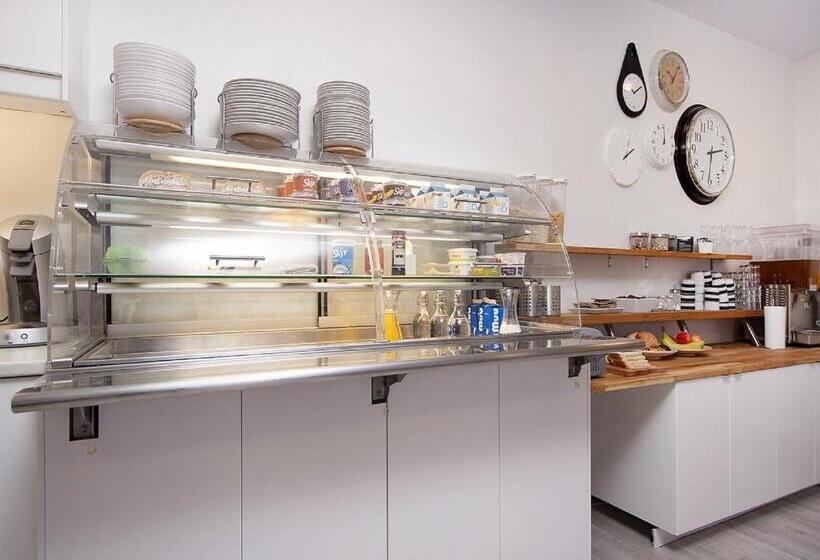 تختخواب و صبحانه Kef Guesthouse By Keflavík Airport