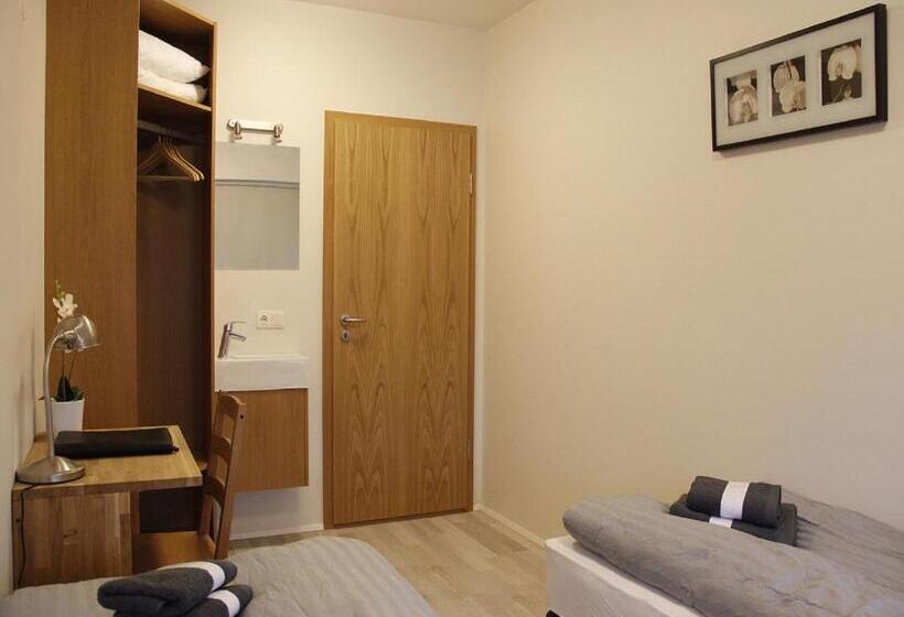 تختخواب و صبحانه Kef Guesthouse By Keflavík Airport