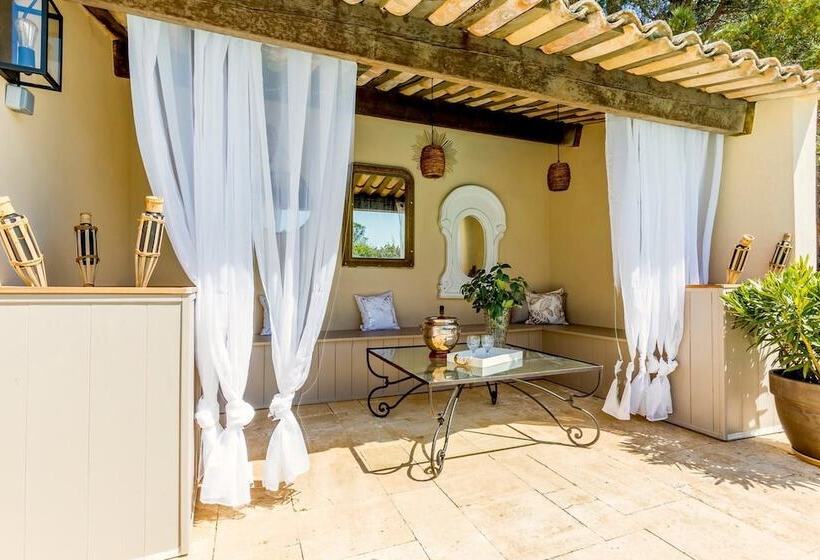 여관 Les Secrets D Aix Les Roulottes