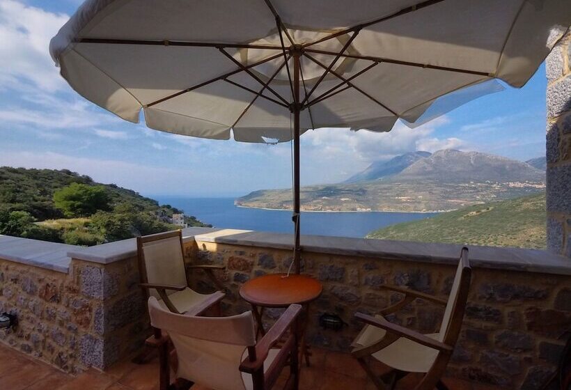 פונדק Sofia Limeni View