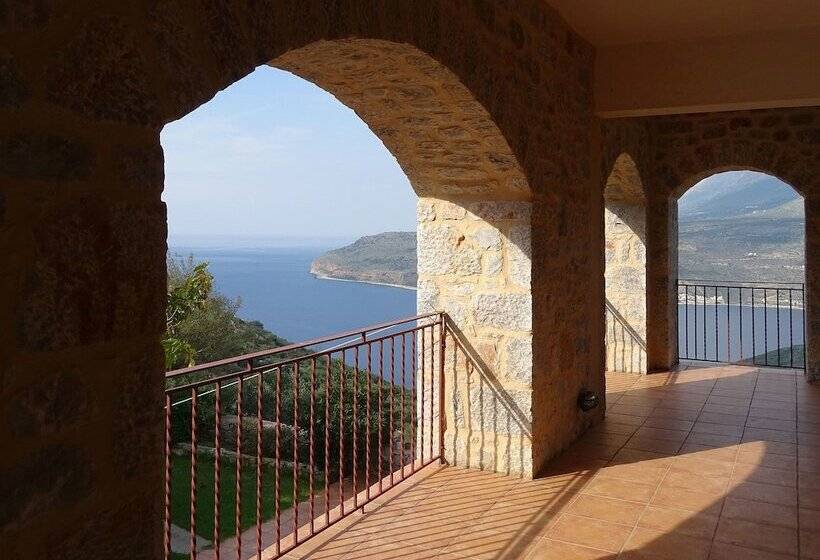 פונדק Sofia Limeni View