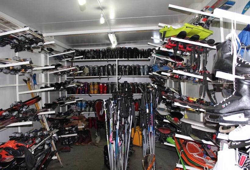 مسافرخانه Too Ashuu