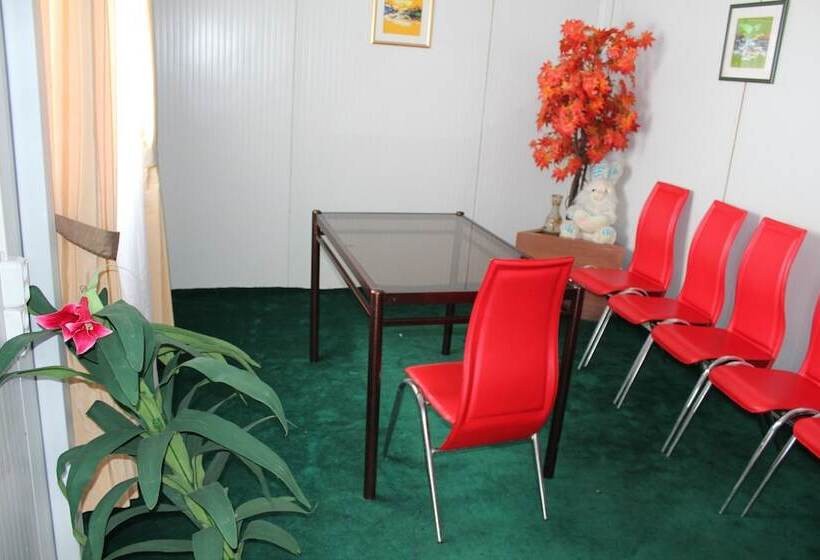 مسافرخانه Too Ashuu