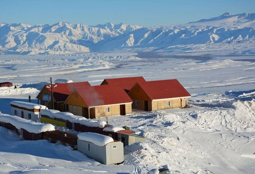 مسافرخانه Too Ashuu